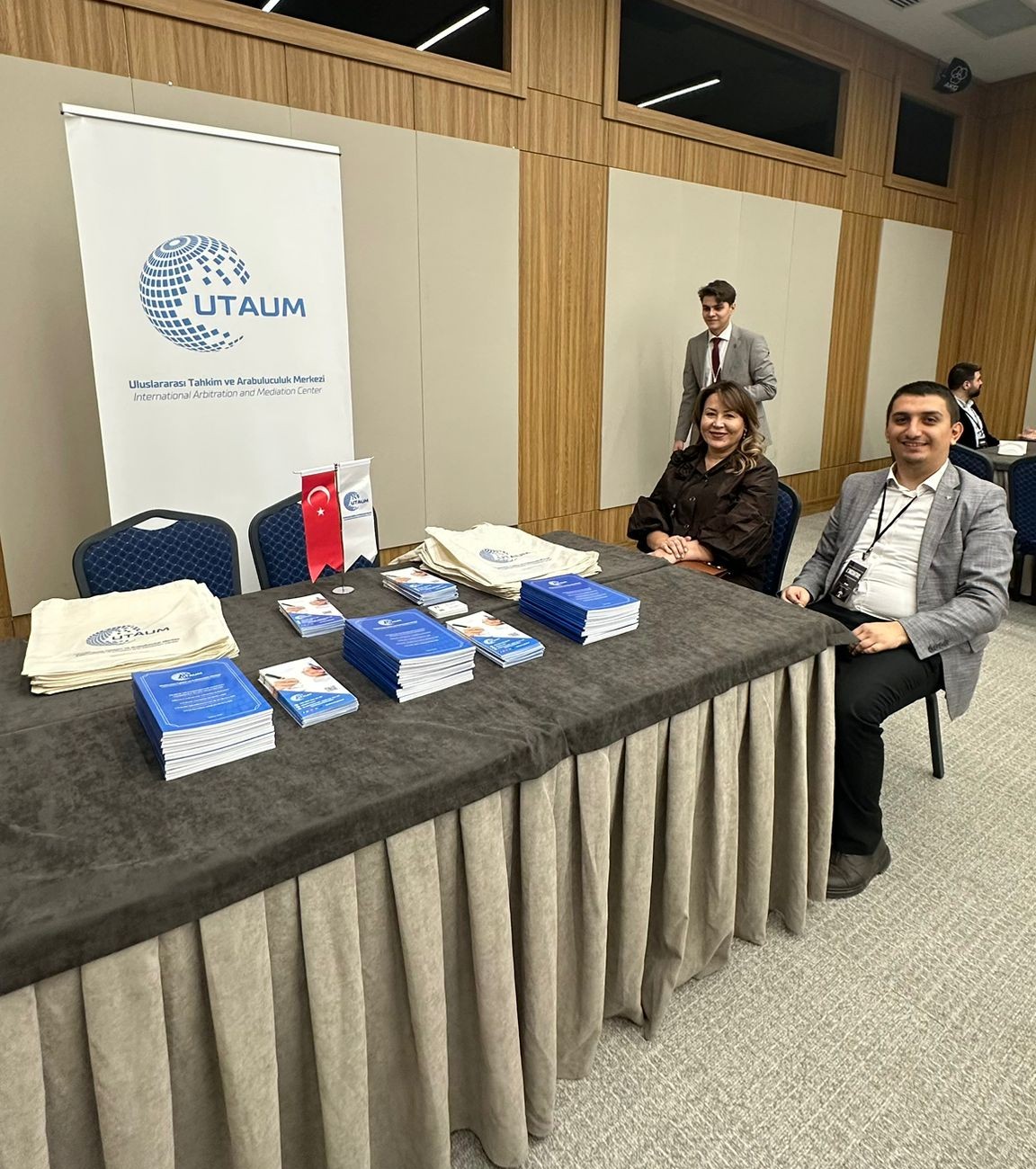 Ankara Üniversitesi Hukuk Fakültesi Hukukta Arabuluculuk ve Tahkim Topluluğu tarafından düzenlenen ve UTAUM’un ana sponsorluğunu üstlendiği L’INCONTRO: 100 Yılın Resepsiyonu gerçekleştirildi.